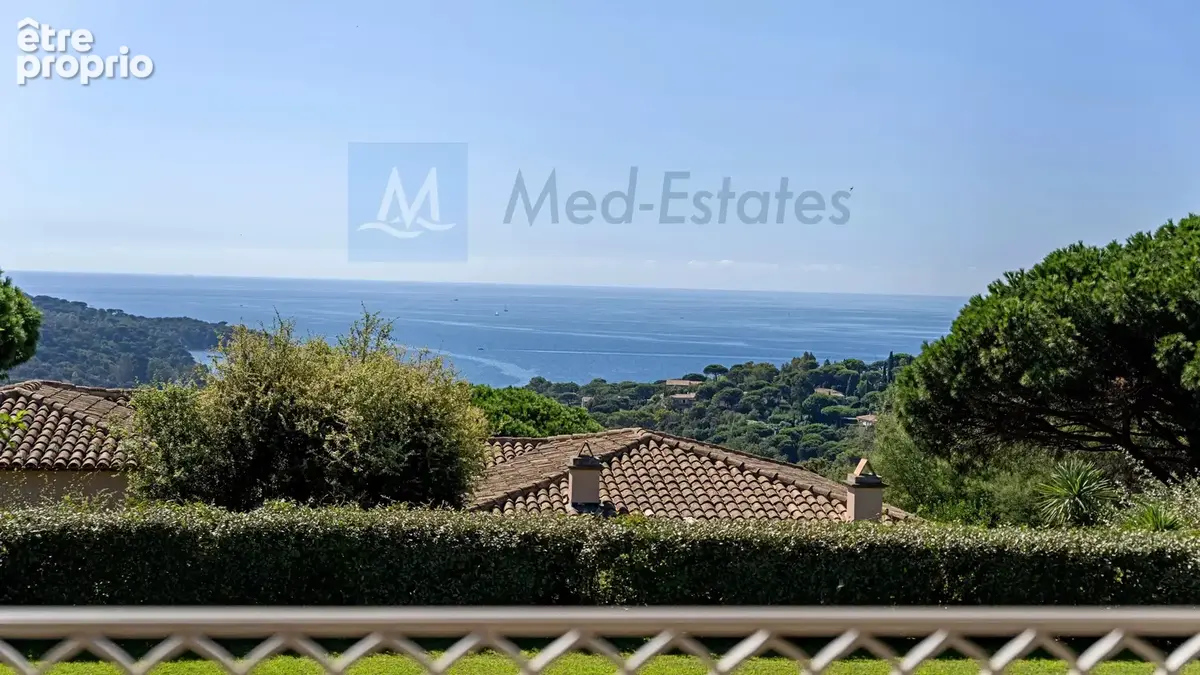 La Croix-Valmer  Villa avec une belle vue mer et de vastes espaces de vie - photo 10
