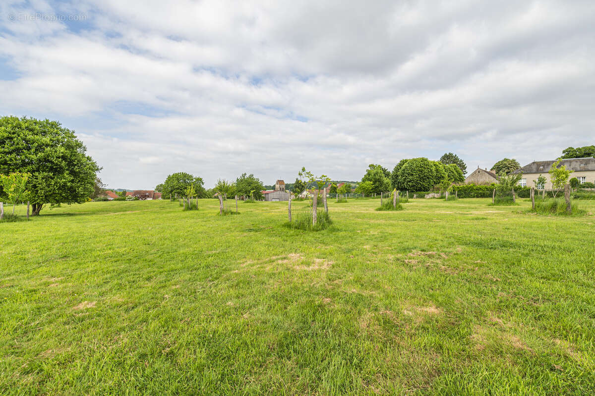 Un Domaine offrant près de 1 400 m2 de bâtis - photo 15