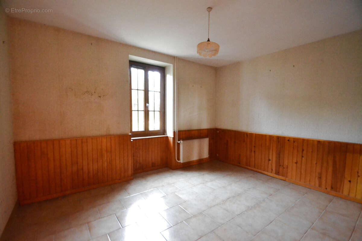 Maison à MONTEIGNET-SUR-L&#039;ANDELOT