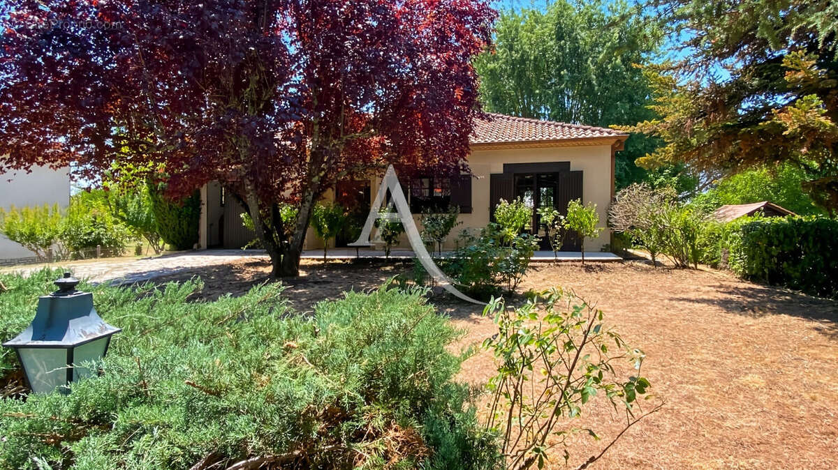Maison de plain-pied avec son parc - photo 2