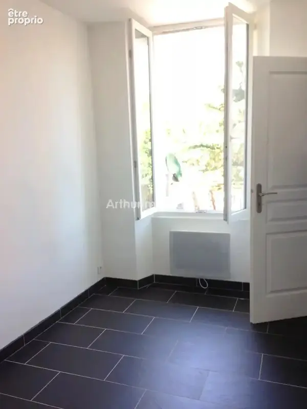 Appartement 64 m² à Cogolin  - photo 6