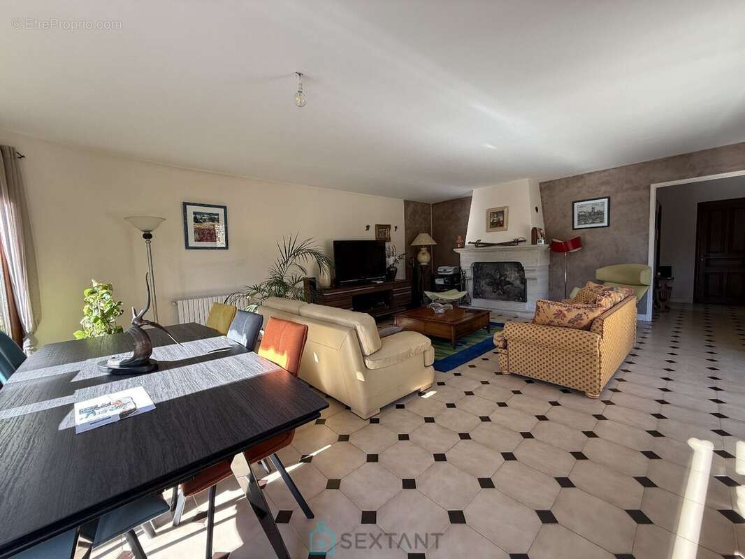 Maison à FORCALQUIER