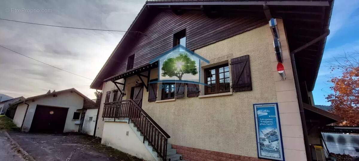 Maison à FRESSE-SUR-MOSELLE