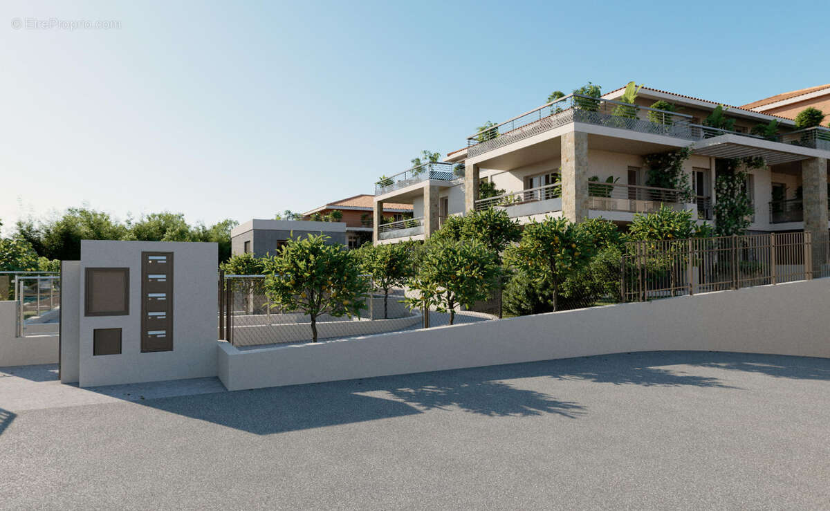 Appartement à VALLAURIS