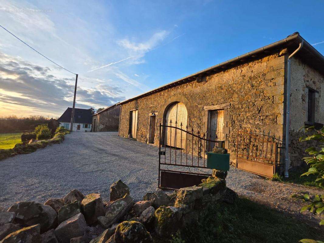 Maison à LASCAUX
