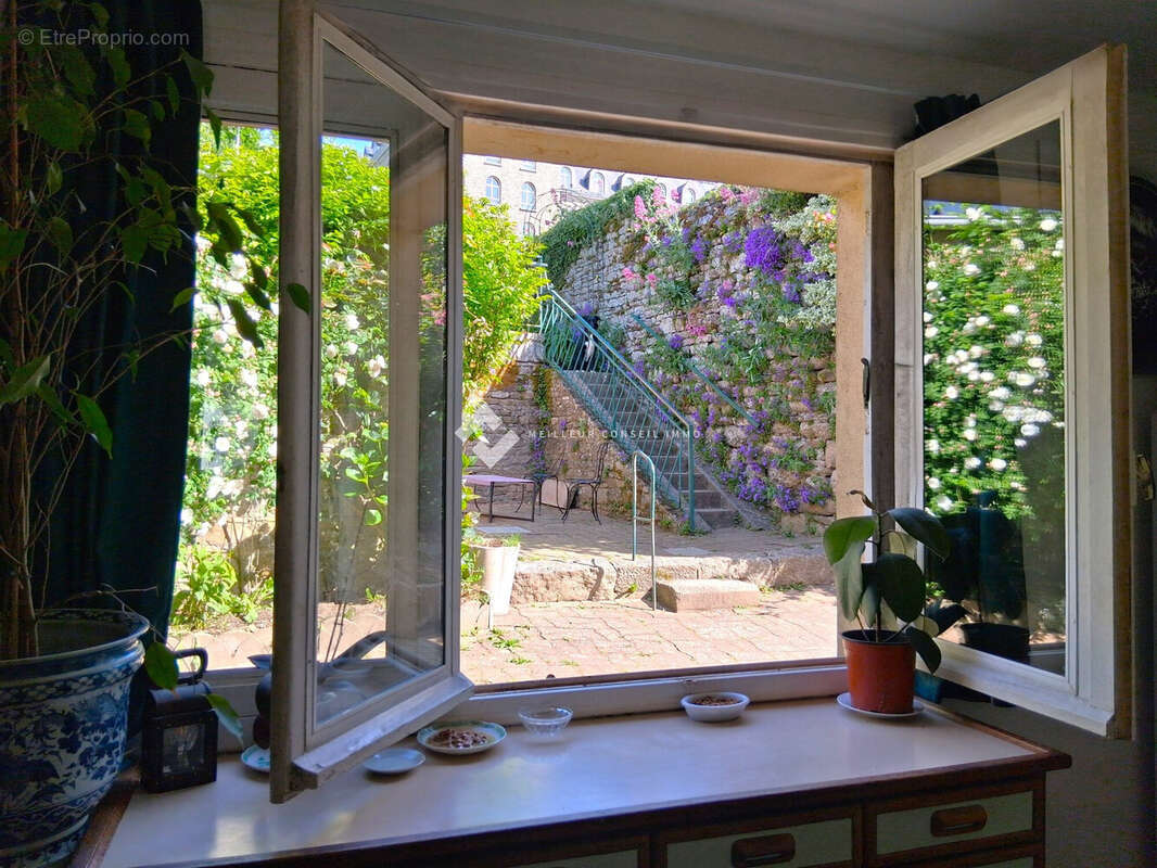 Maison à QUINTIN