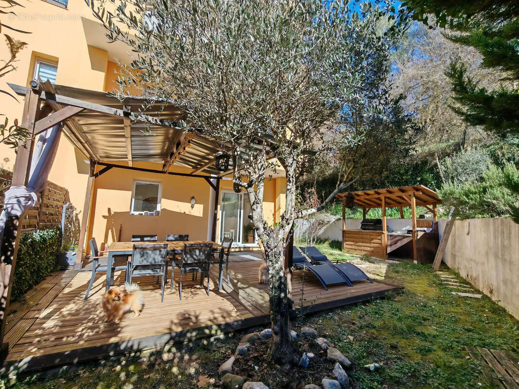 Appartement à PEILLE