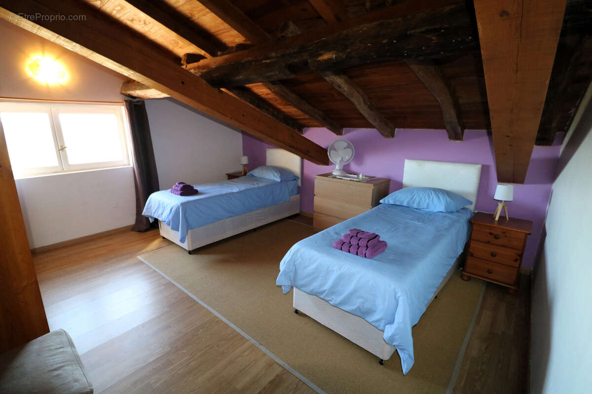 Propriété exceptionnelle, ferme ancienne rénovée, gîte, vue incroyable sur la chaîne des Pyrénées - photo 18