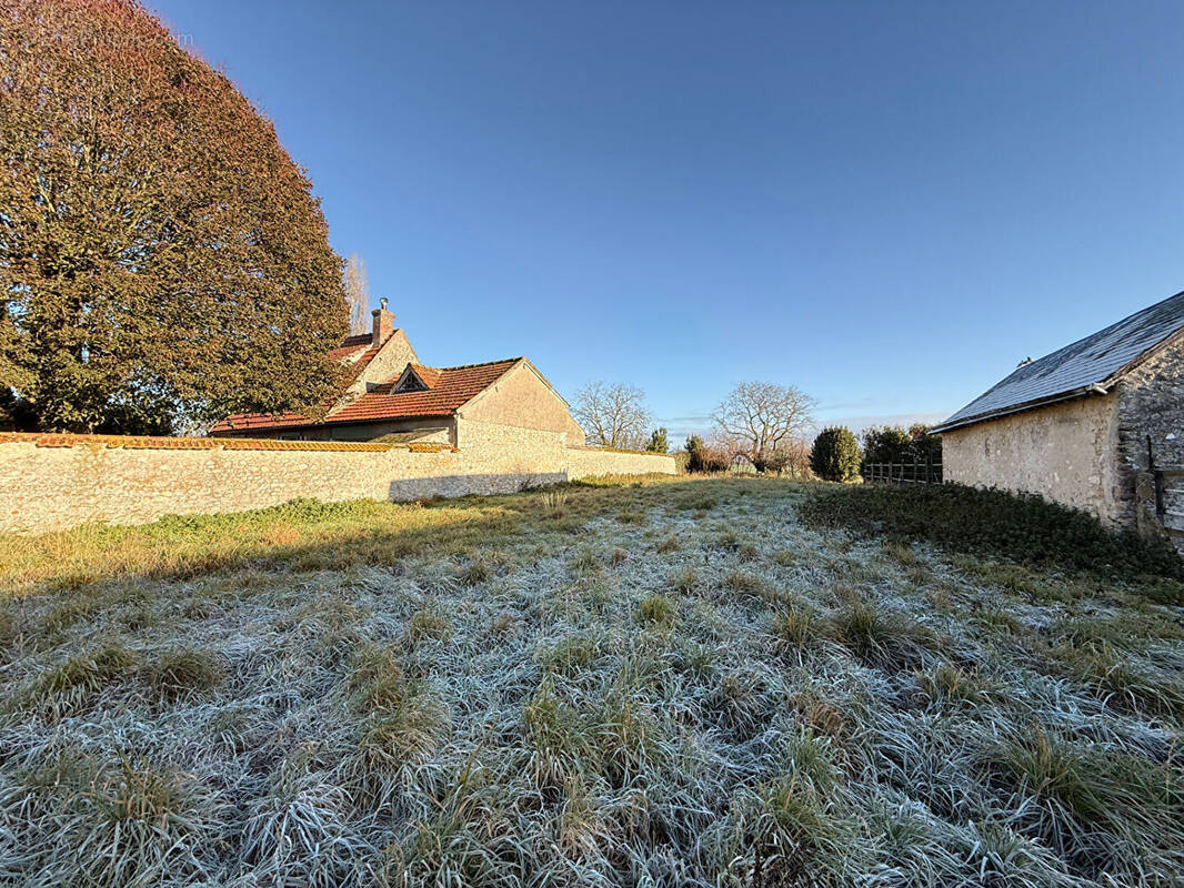 Terrain à BEVILLE-LE-COMTE