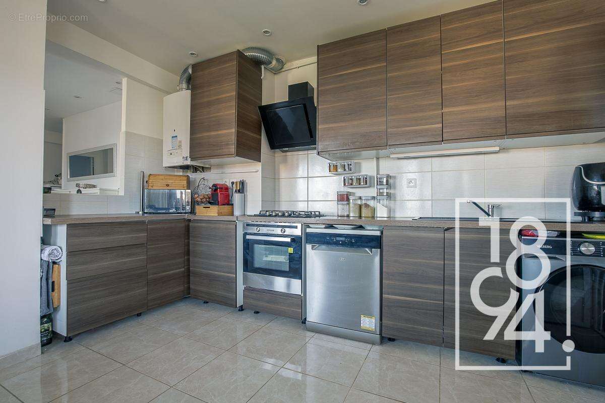 Appartement à MARSEILLE-1E
