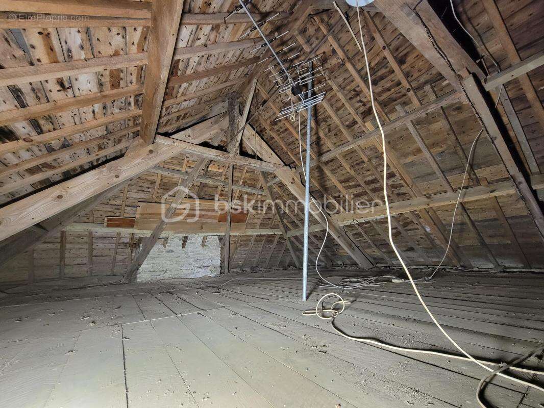 Maison de ville - beau potentiel - classe énergétique G - photo 14