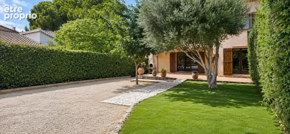 Maison à SAINT-CYR-SUR-MER