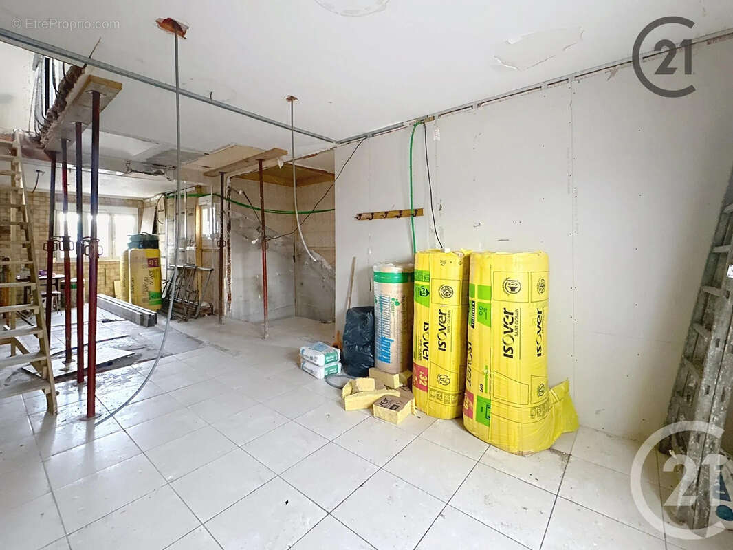 Maison à SAINT-JULIEN-LES-VILLAS