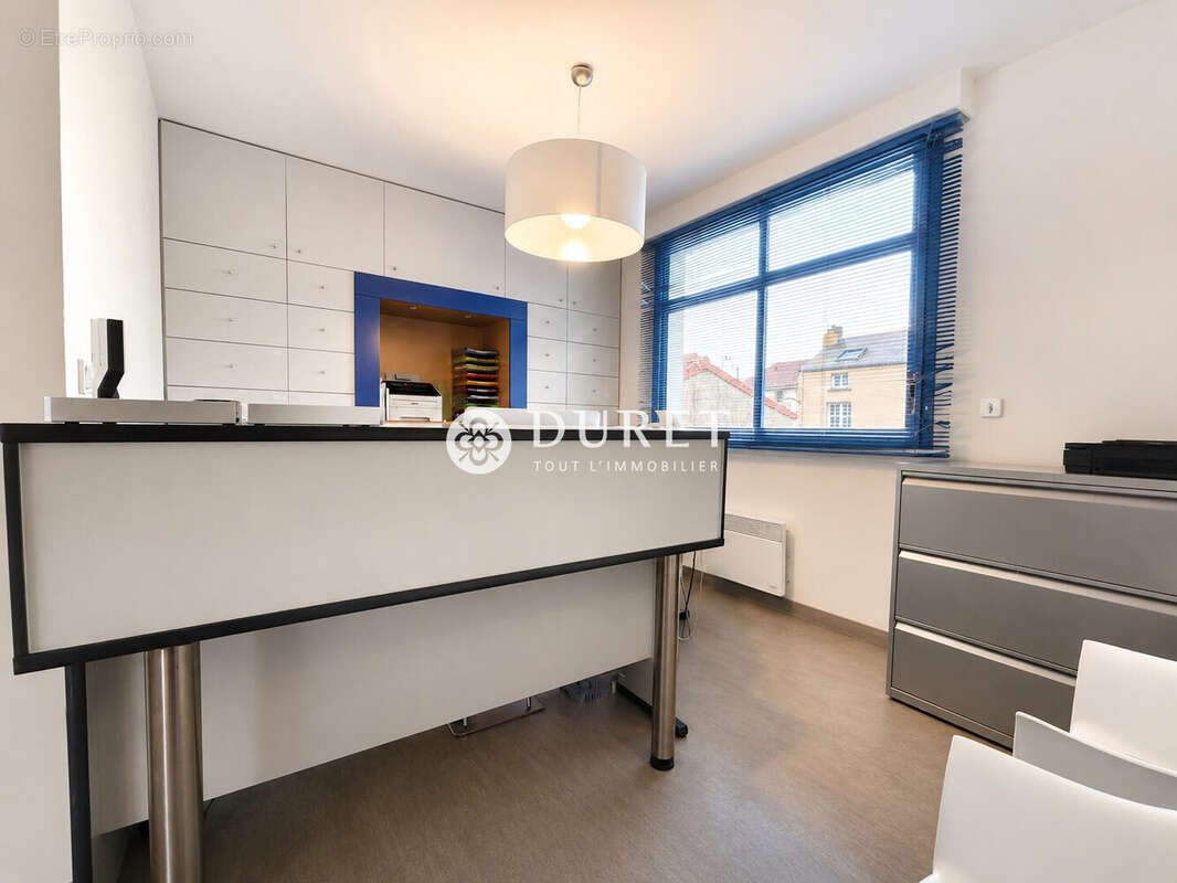 Commerce 165 m² à Les Herbiers  - photo 2