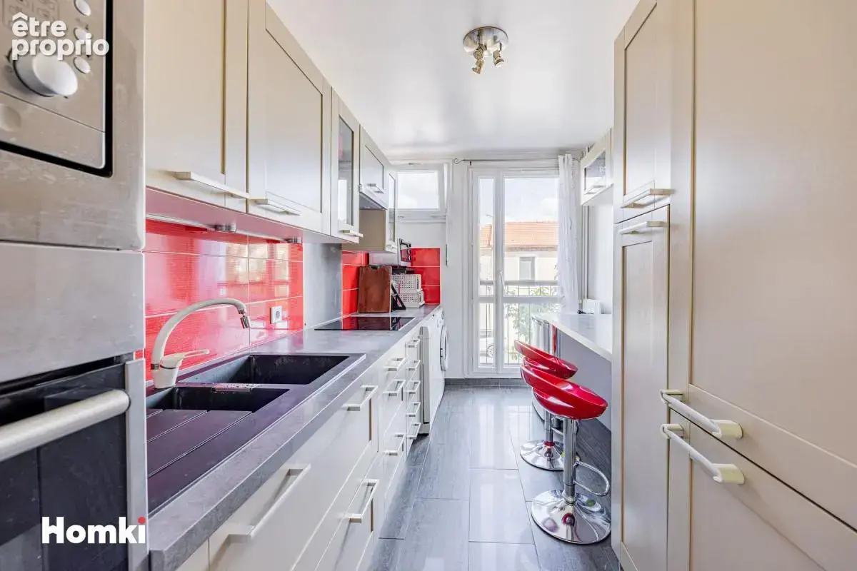 Appartement T3 de 68 m² (inclus parking+cave) à Courbevoie 92400, Rue Pierre Brossolette - photo 3