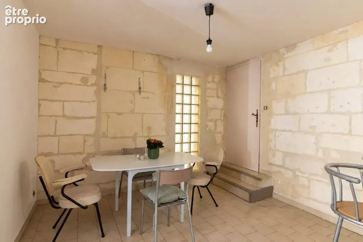 Arles centre historique – Appartement 44 m², pierres apparentes – 119 000 € - photo 3