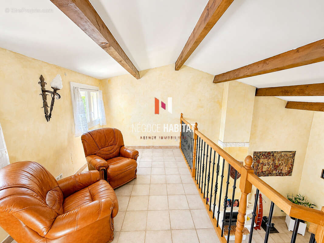 Maison à MAUGUIO