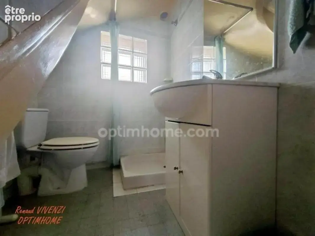 PRADES CENTRE – 3 chambres, balcons et terrasse avec vue montagnes – 80 000 € - photo 9