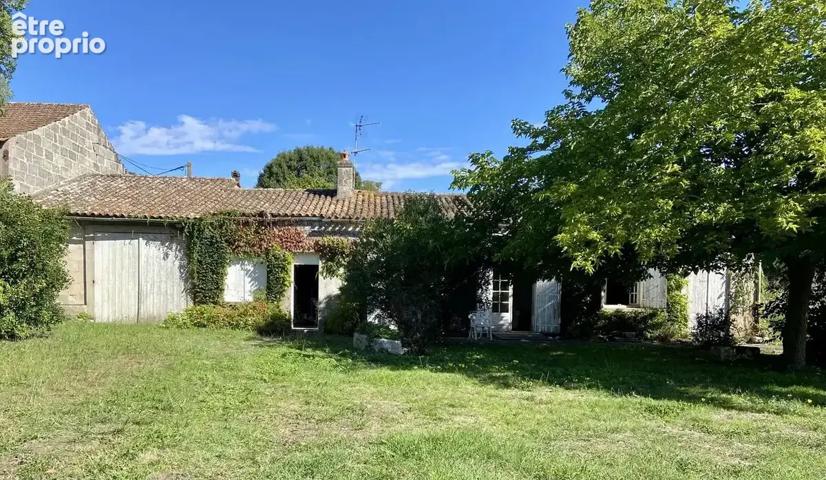  LONGERE ST ESTEPHE 3 CHAMBRES SUITE PARENTALE, UN STUDIO,