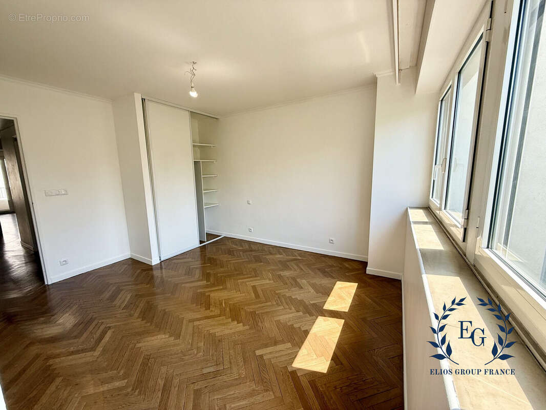 Appartement 89 m² à Marseille-6e  - photo 5