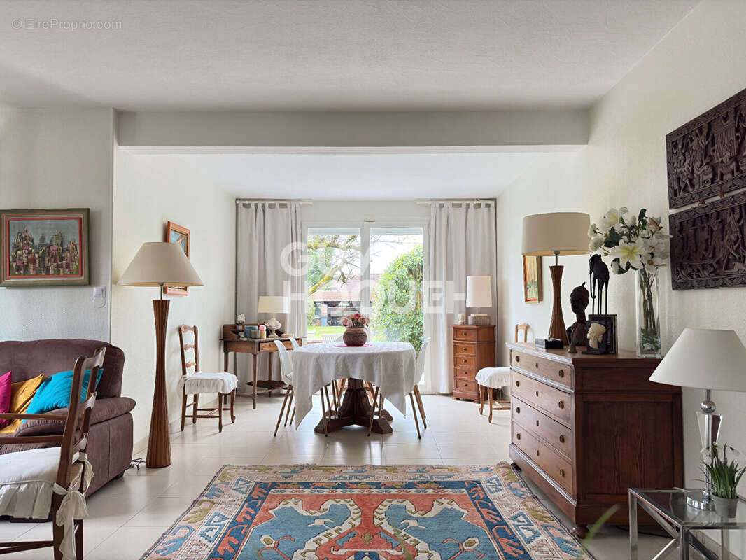 Maison à SAINTRY-SUR-SEINE