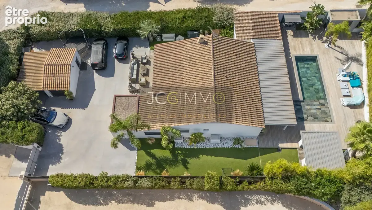 Villa de plain-pied + garage et piscine traditionnelle, bar, pool-house, et nombreuses annexes - photo 31