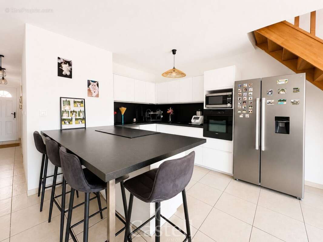 ***appartement duplex 4 pièces de 90 m² avec terrasse, 2 parkings et cellier  en plein cur de ville*** - photo 6