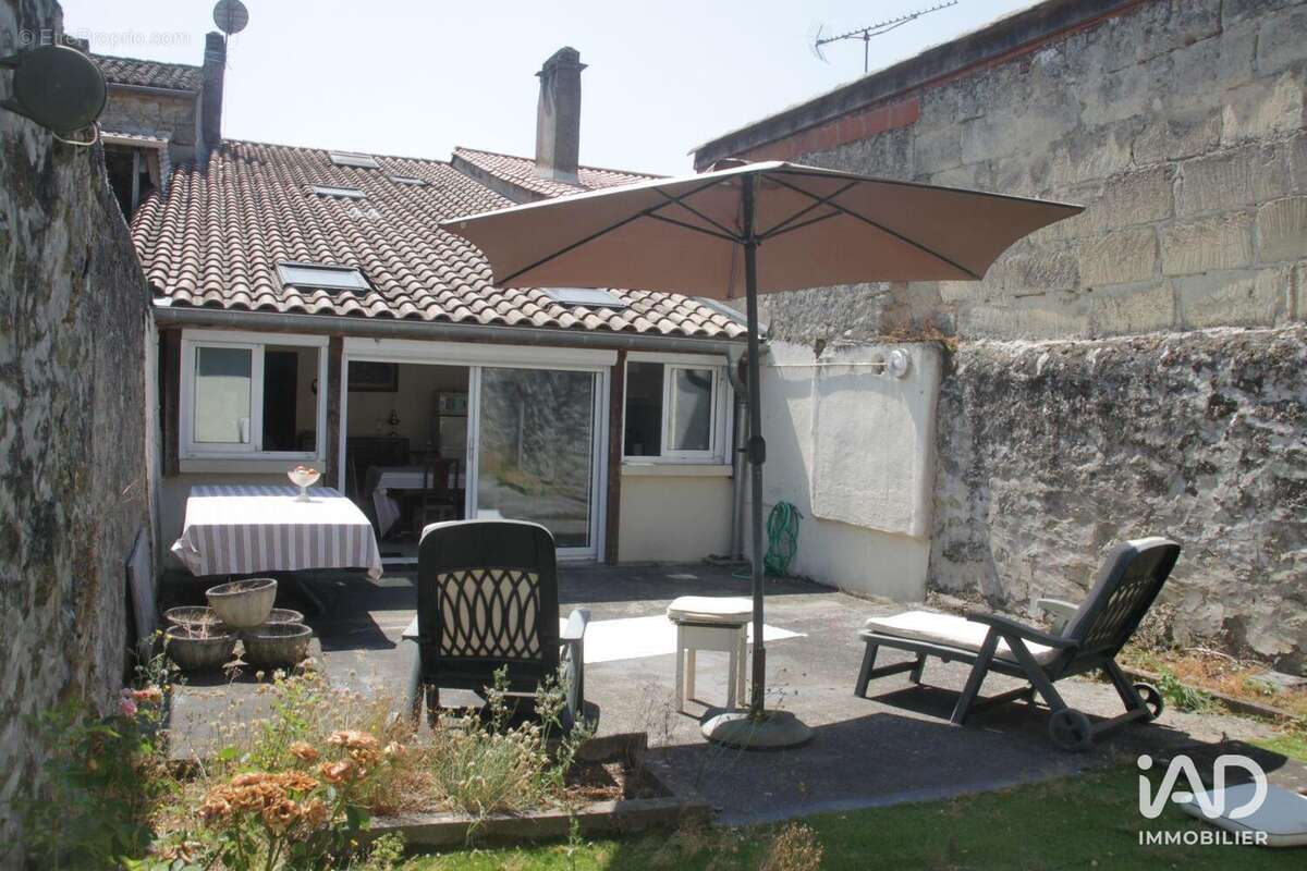 Maison 128 m² à Sauveterre-De-Guyenne  - photo 2