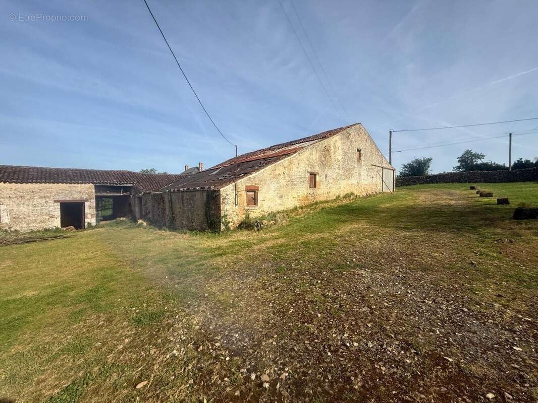 Maison à LA CHAPELLE-THEMER