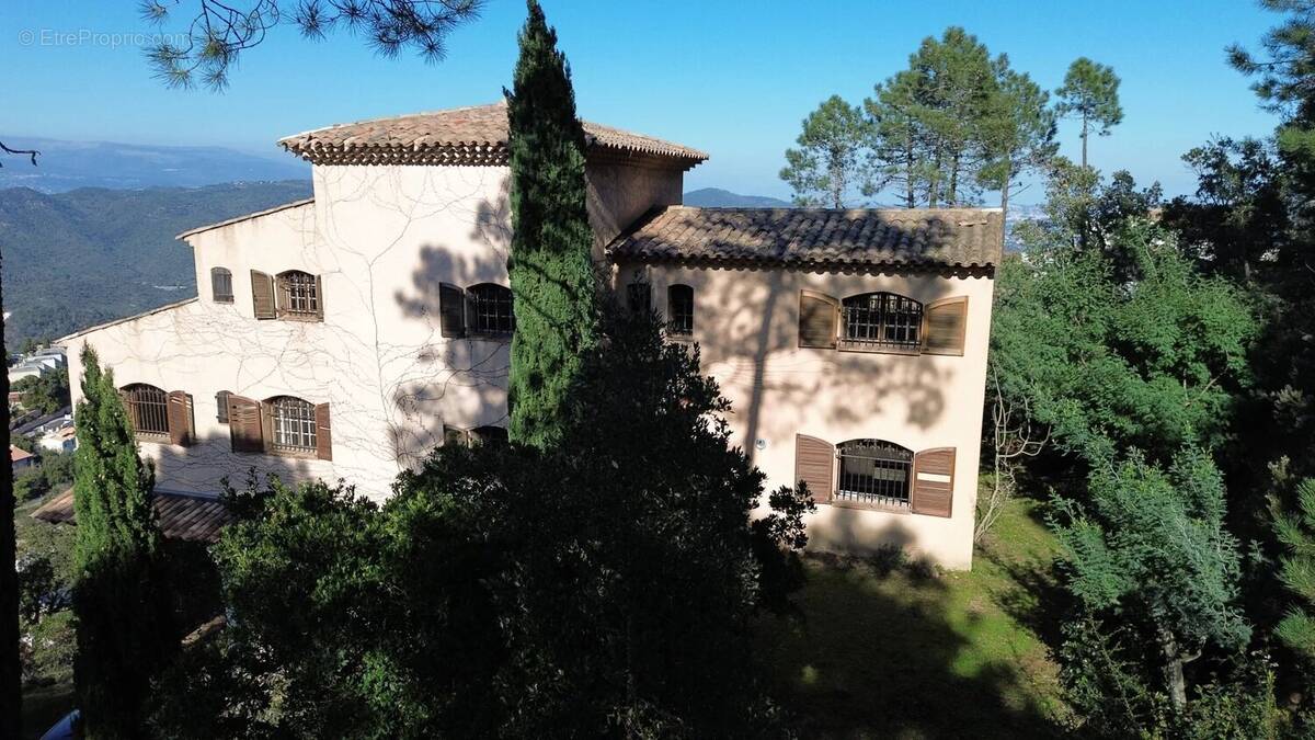 Maison à MANDELIEU-LA-NAPOULE
