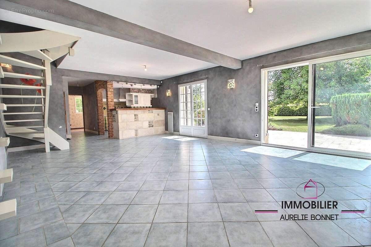 Maison 129 m² à Pont-L'eveque  - photo 2