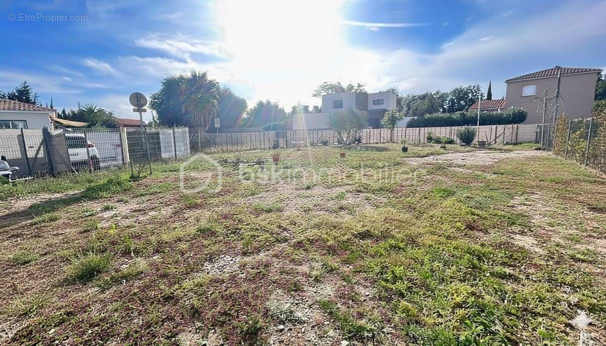 Terrain à LE SOLER