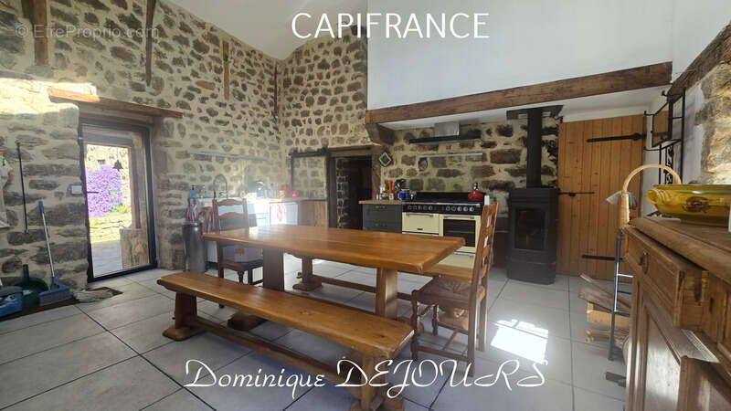 ALBON-D'ARDECHE (07) - Maison en pierres dans un hameau retiré, calme et paisible - 176m² habitable - grange à rénover - terrain - photo 6