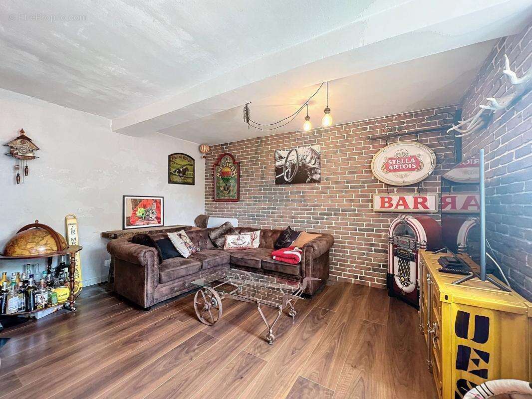 Maison à OYTIER-SAINT-OBLAS