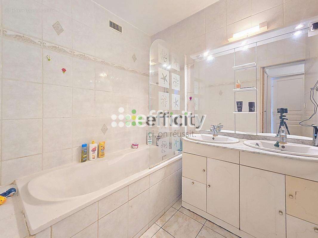 Appartement à LE PLESSIS-TREVISE