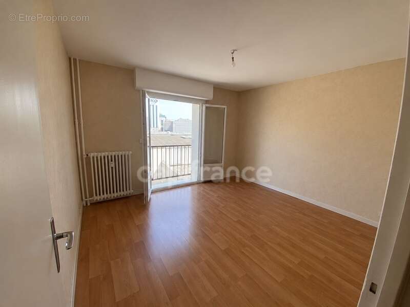 Appartement Lumineux à vendre Centre ville de SAINT DIZIER (52) - photo 8