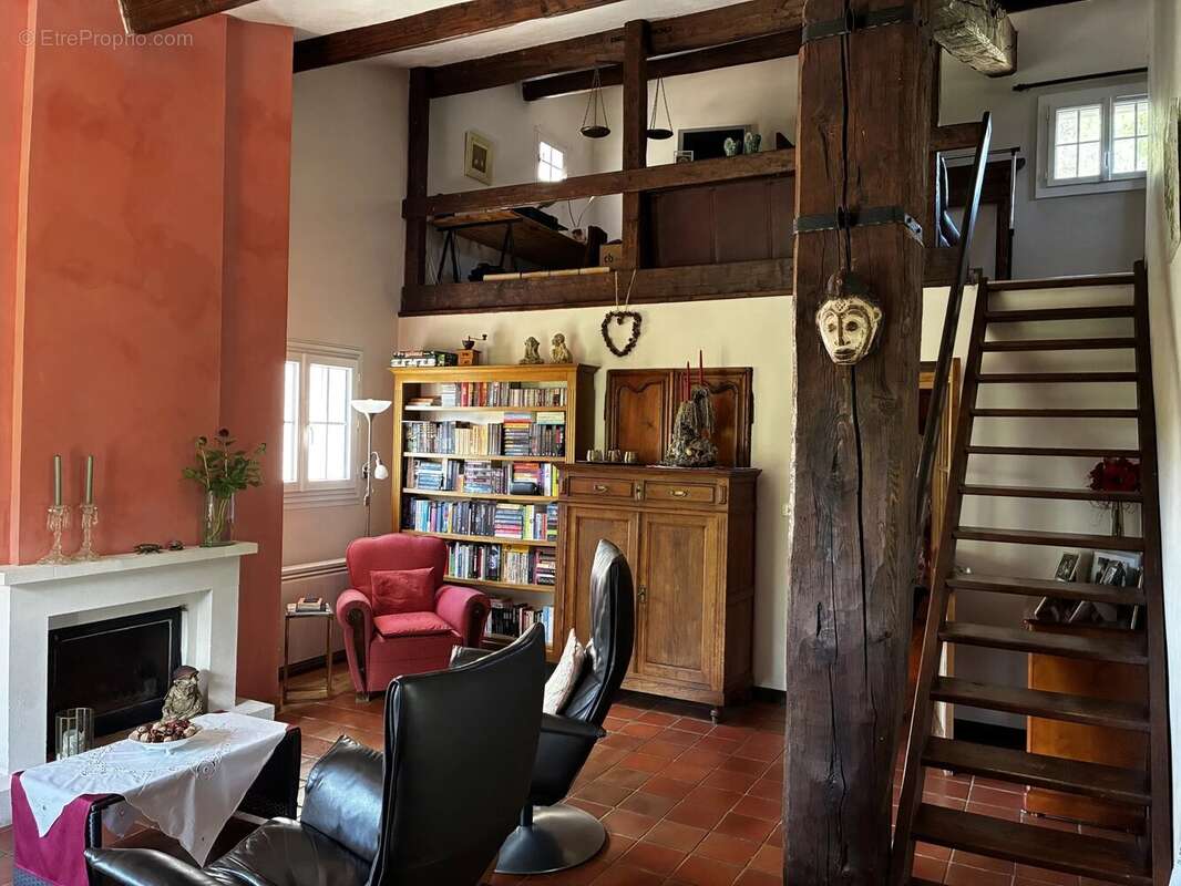 Maison à COTIGNAC