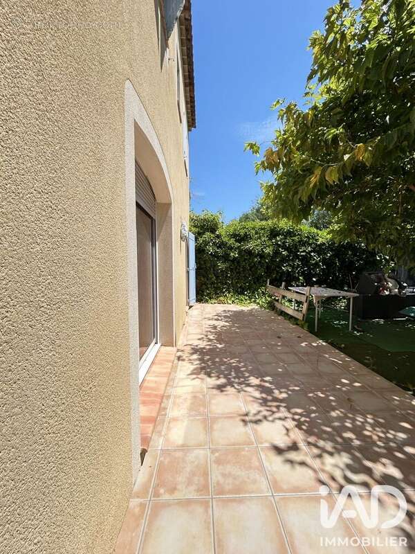 Photo 5 - Maison à ENTRAIGUES-SUR-LA-SORGUE