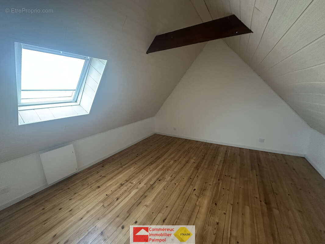 SAINT CLET, aux portes de PONTRIEUX, A VENDRE maison en pierres avec cour - photo 6