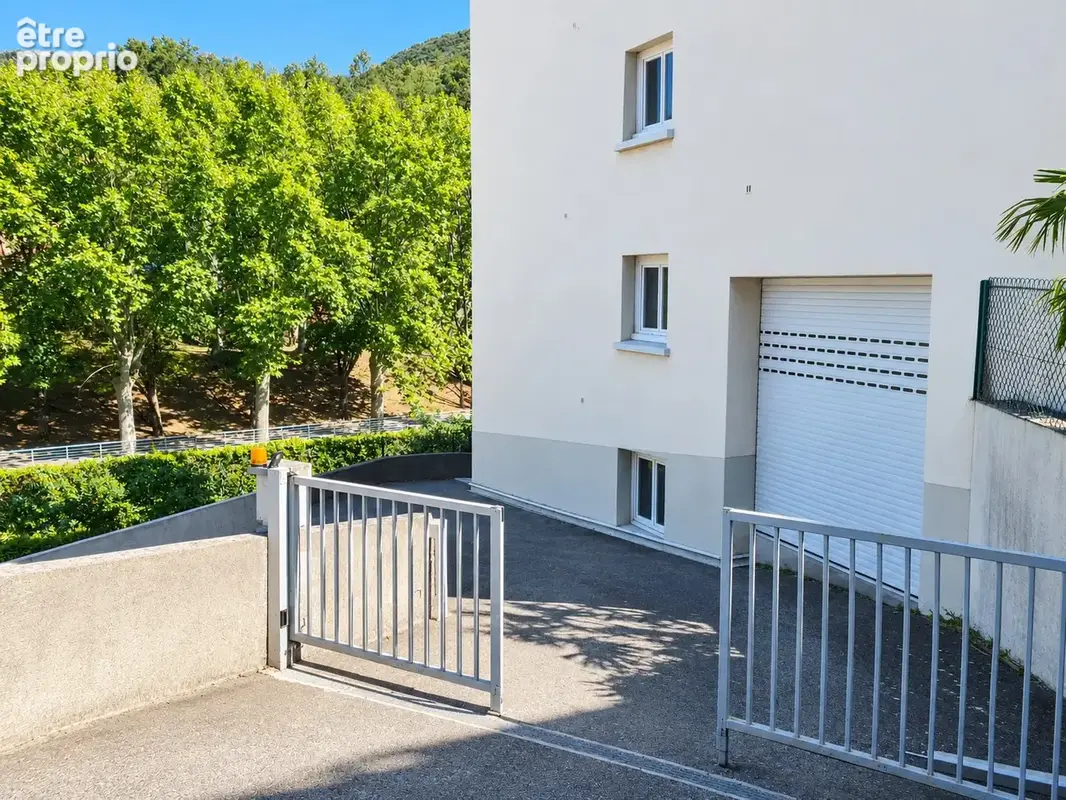 Studio meublé et place de parking avec vue exceptionnelle à Amélie-les-Bains - photo 12