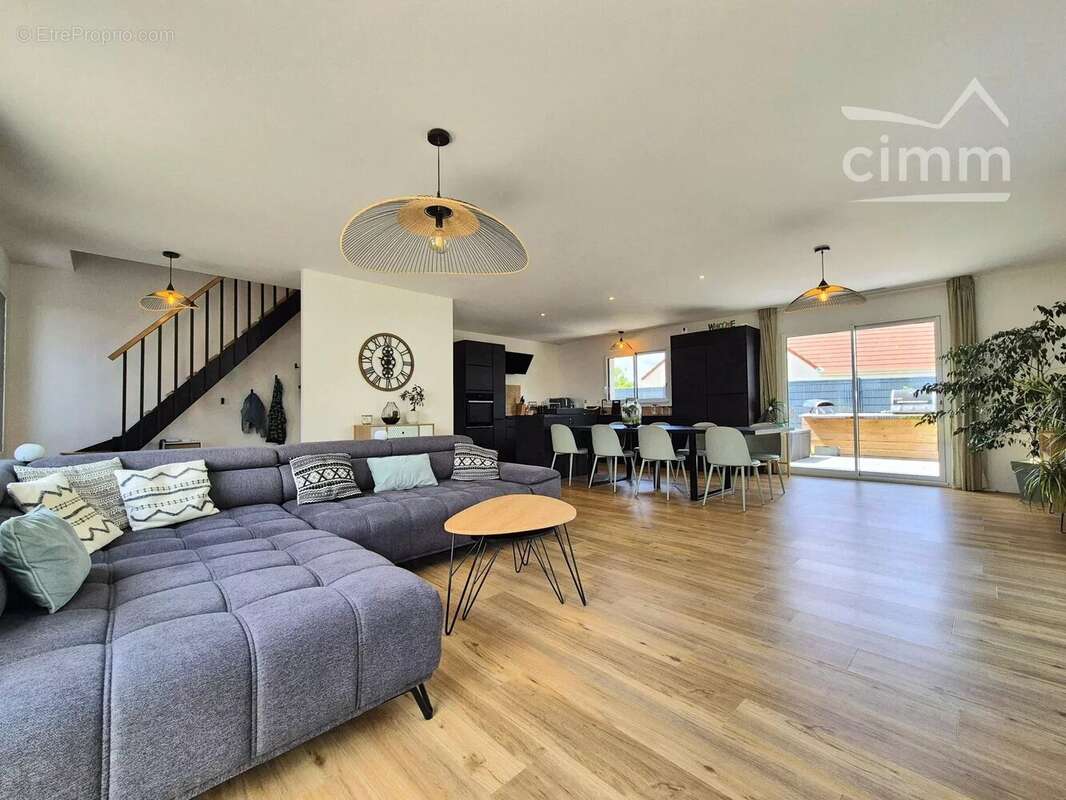 VINEUIL (41350) – Maison contemporaine de 140 m² – 5 chambres – Terrain clos – Domotique – Proche écoles - photo 2