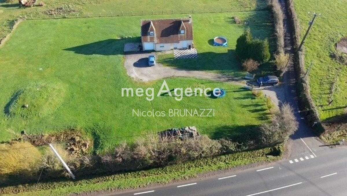 Maison à NEUVILLE-SUR-TOUQUES