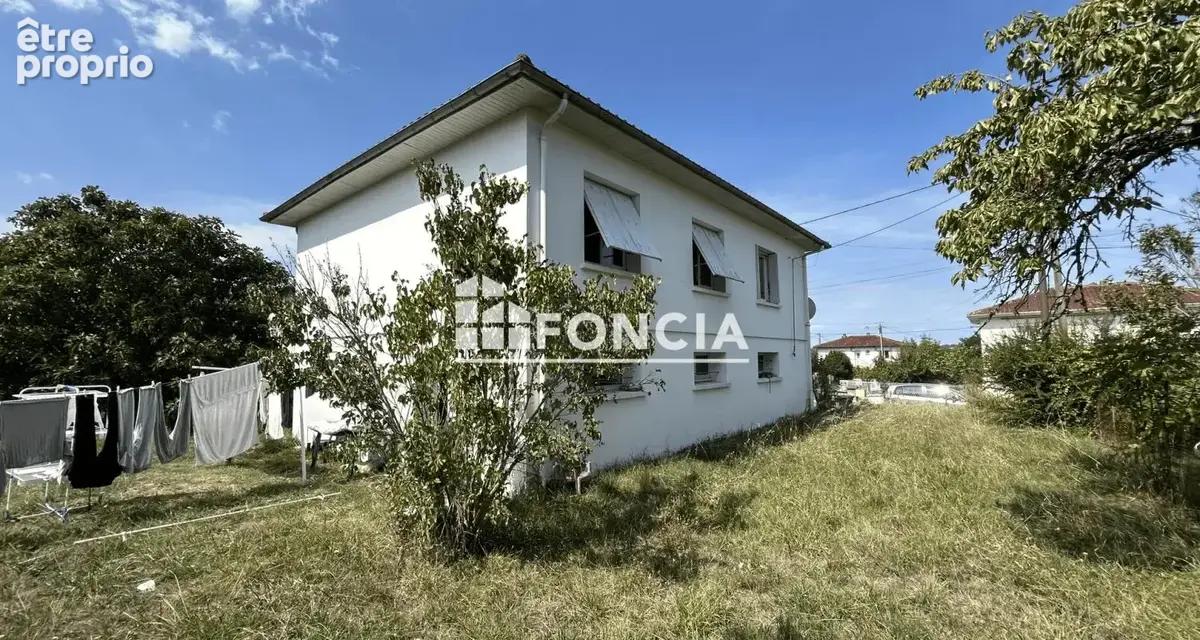 A vendre une maison sur deux niveaux - photo 2