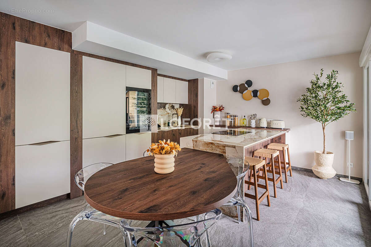 Appartement à CHALLES-LES-EAUX