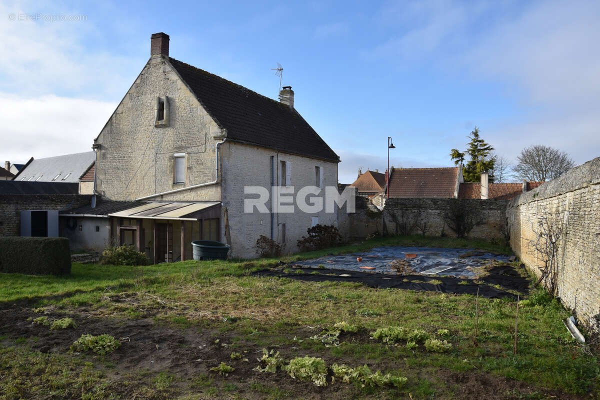 Maison à DOUVRES-LA-DELIVRANDE
