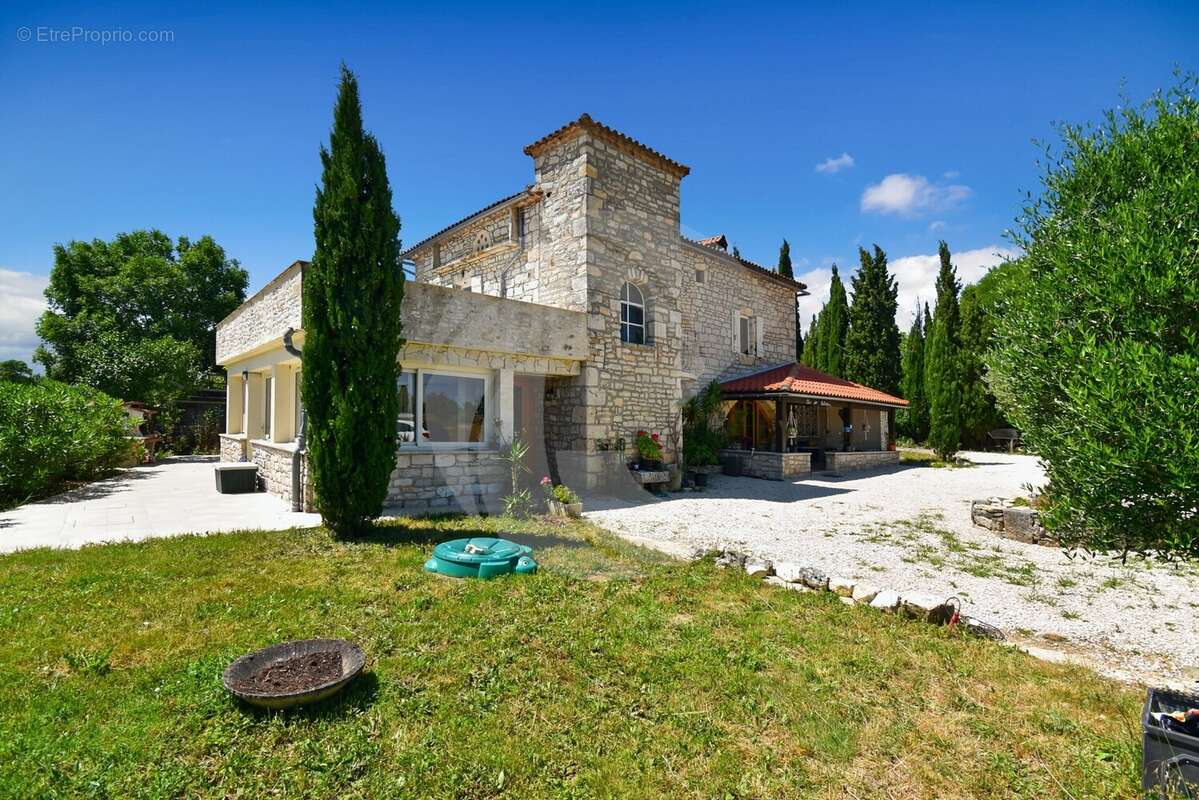 Maison à PUYLAROQUE