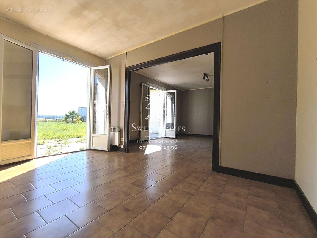 Maison à ROULLET-SAINT-ESTEPHE