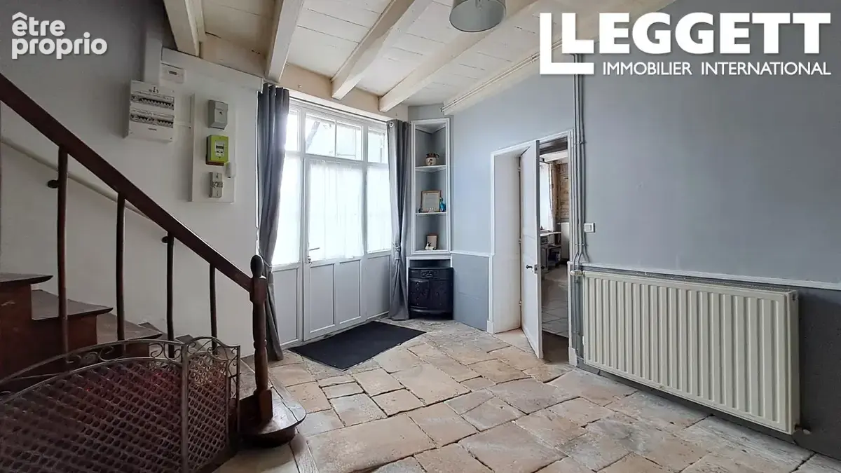 Maison spacieuse au cœur d'un petit village, 4 chambres, Cour jardin close de murs - photo 2