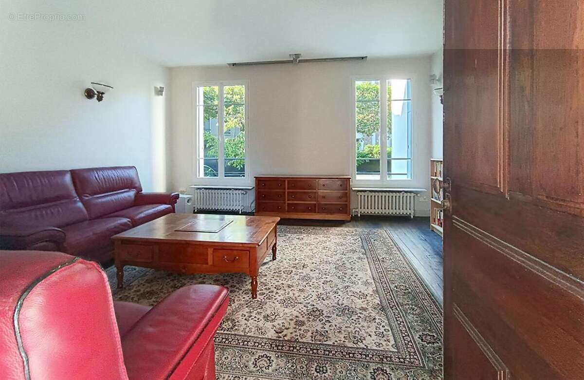 Maison Bourgeoise proche RER A 10 pièces 240m² NEUILLY-PLAISANCE (93360) - photo 8