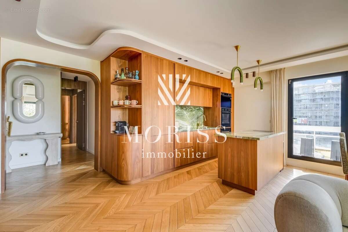Appartement à NEUILLY-SUR-SEINE